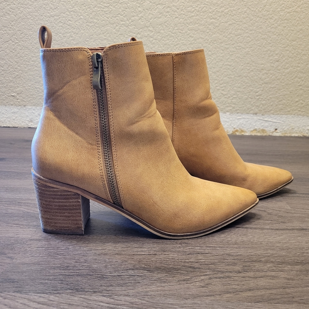 VICI Leather Ankle Boots Tan Womens Size 7.5